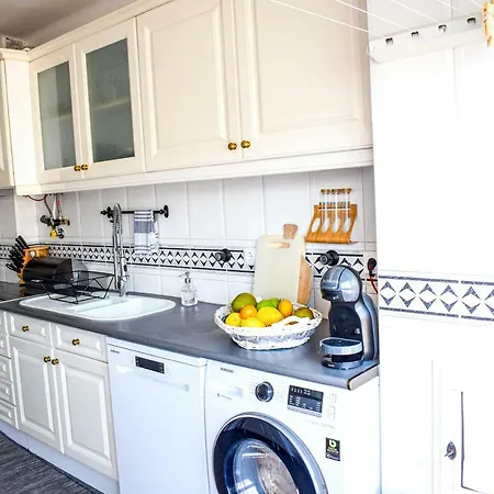 Sky View 3br + Near Airport + Free Parking